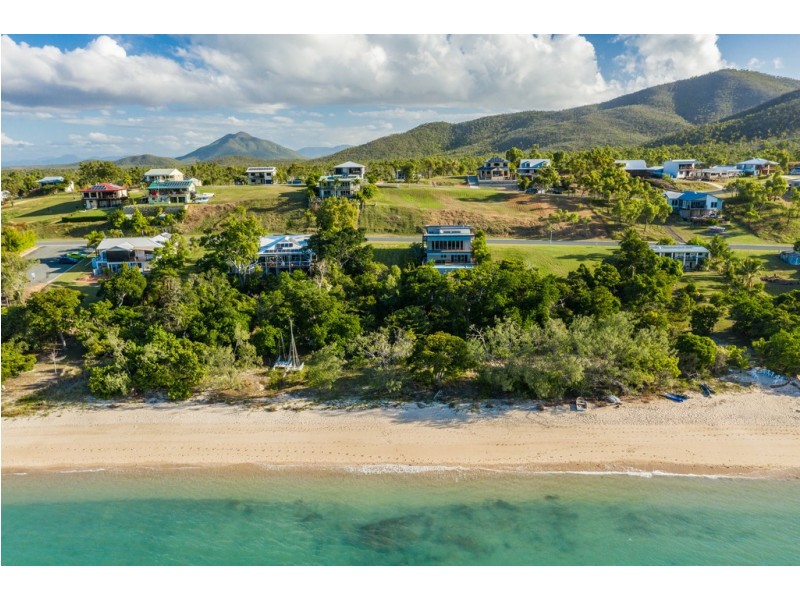 19 Gloucester Avenue, Hideaway Bay QLD 4800