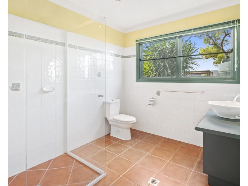 10 Blackcurrant Drive, Hideaway Bay QLD 4800