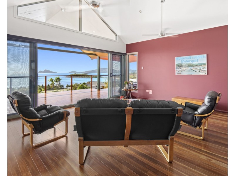 10 Blackcurrant Drive, Hideaway Bay QLD 4800