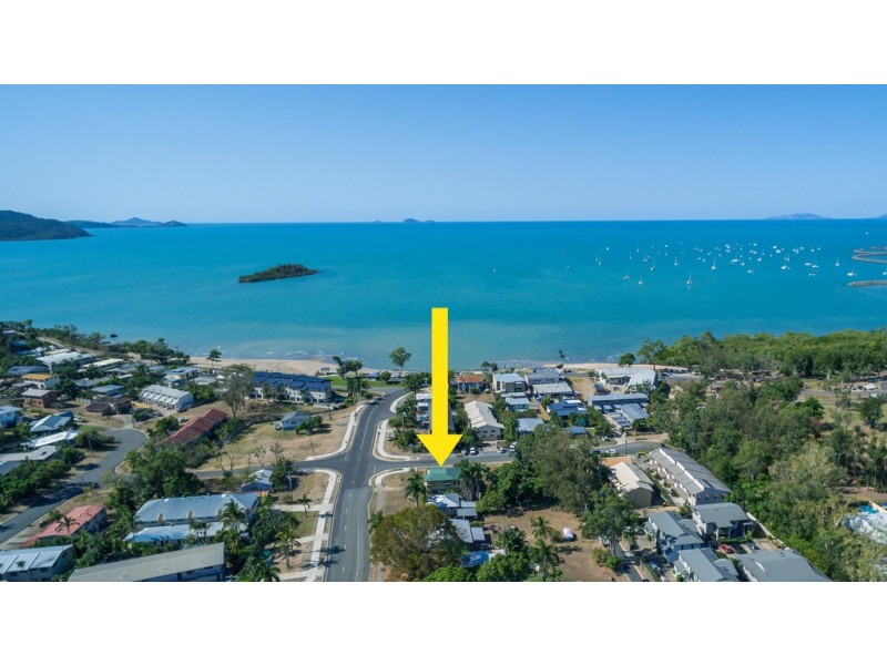 5 Beach Road, Cannonvale QLD 4802