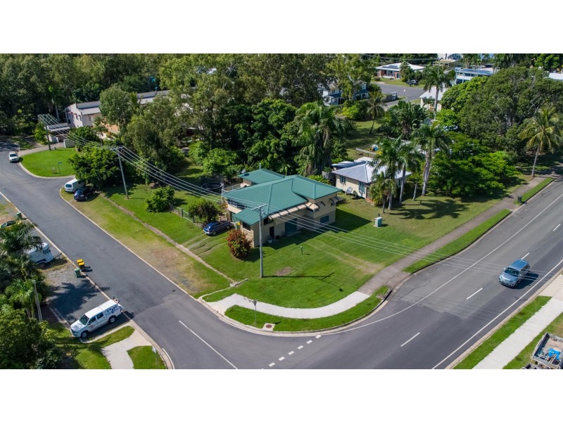 5 Beach Road, Cannonvale QLD 4802
