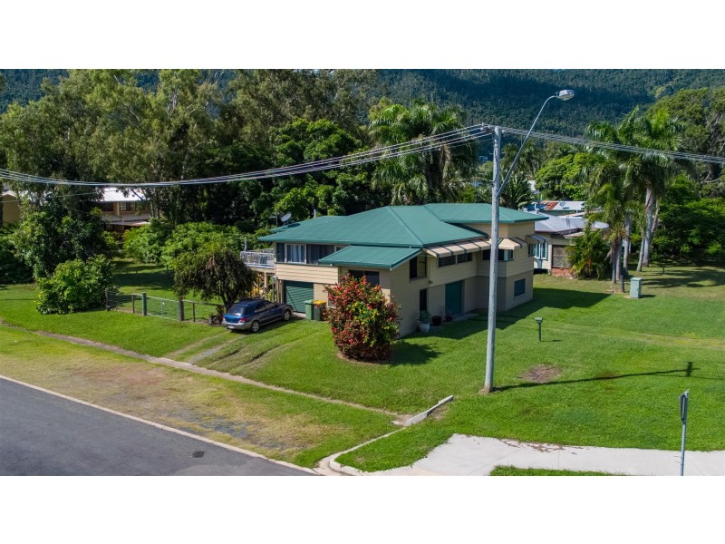 5 Beach Road, Cannonvale QLD 4802