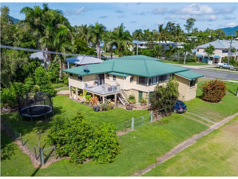 5 Beach Road, Cannonvale QLD 4802