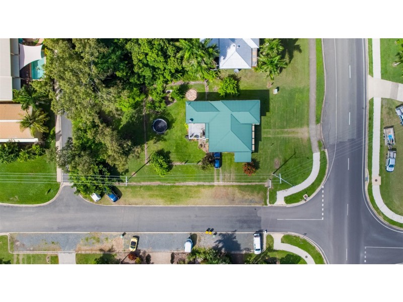 5 Beach Road, Cannonvale QLD 4802