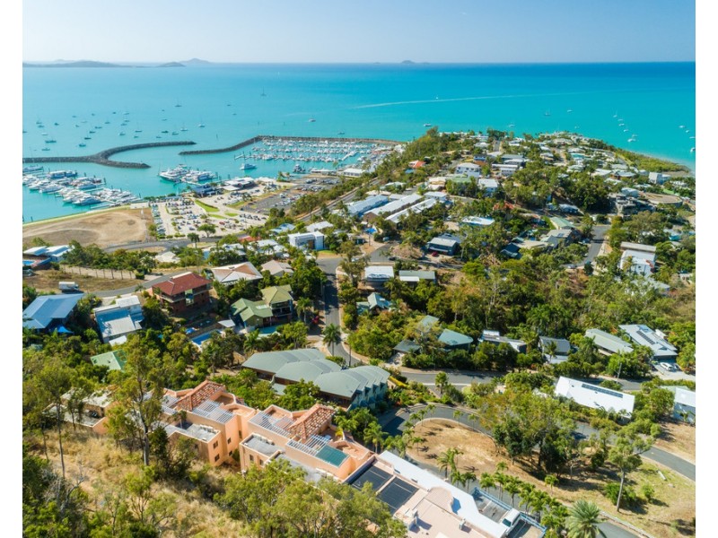 4 Nara Avenue, Airlie Beach QLD 4802