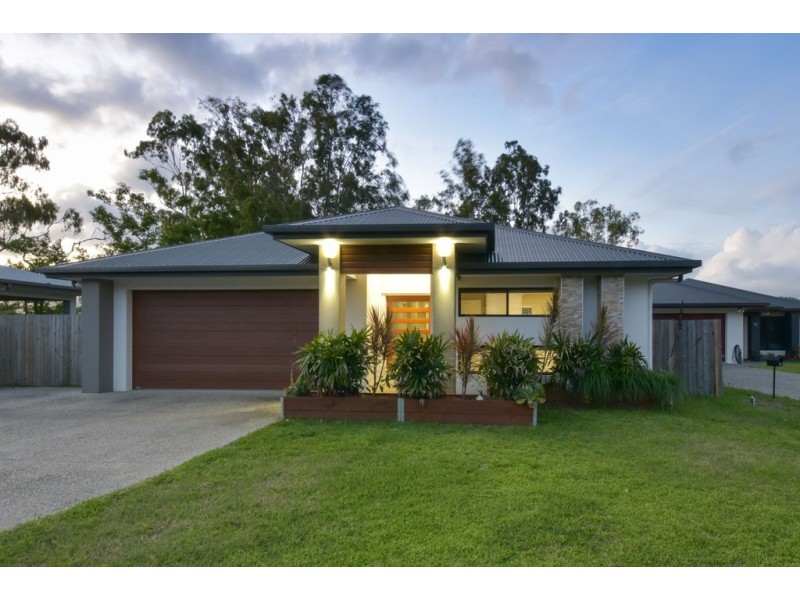 17 Hidden Court, Cannonvale QLD 4802