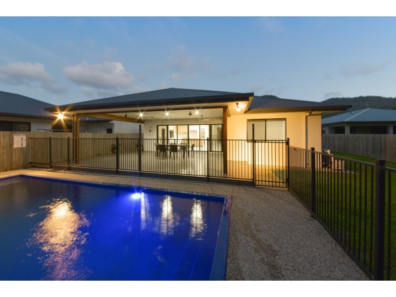 17 Hidden Court, Cannonvale QLD 4802