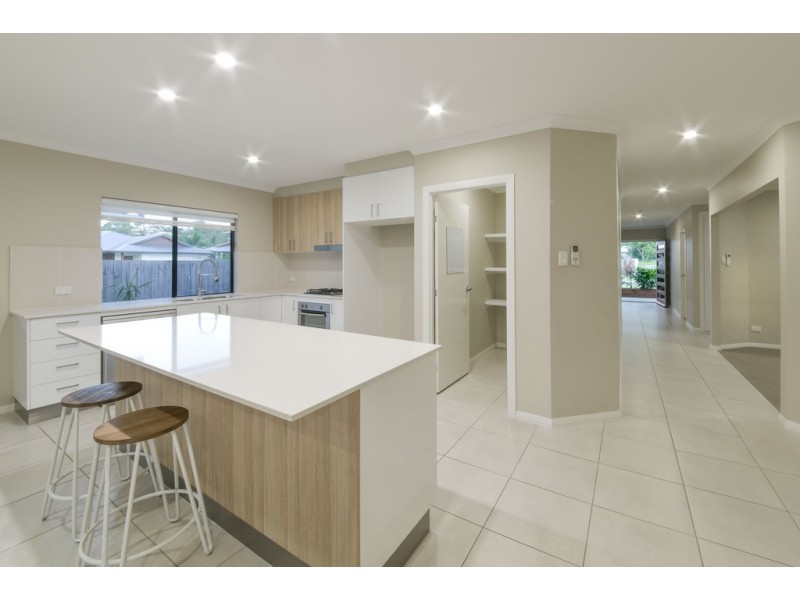 17 Hidden Court, Cannonvale QLD 4802