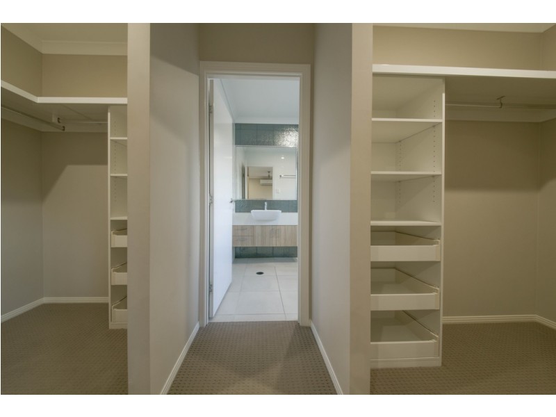 17 Hidden Court, Cannonvale QLD 4802
