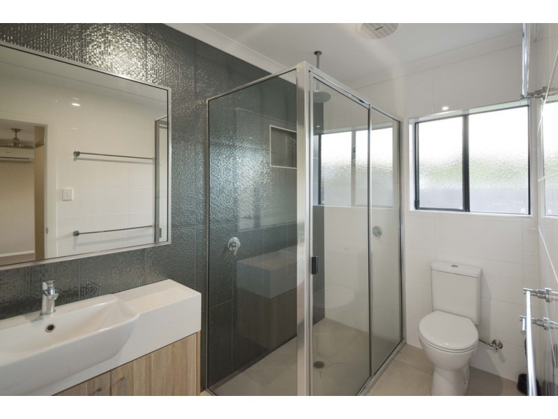 17 Hidden Court, Cannonvale QLD 4802