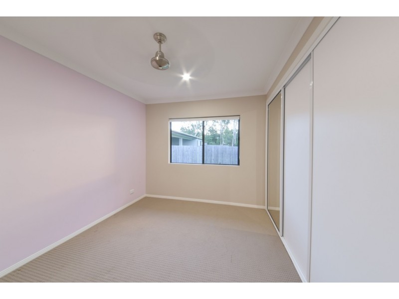 17 Hidden Court, Cannonvale QLD 4802
