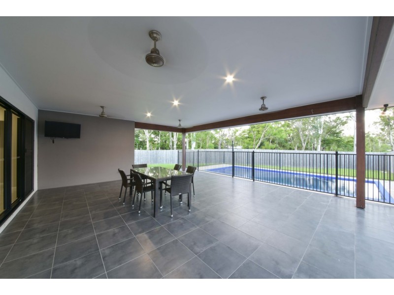 17 Hidden Court, Cannonvale QLD 4802