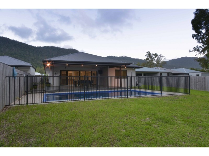 17 Hidden Court, Cannonvale QLD 4802