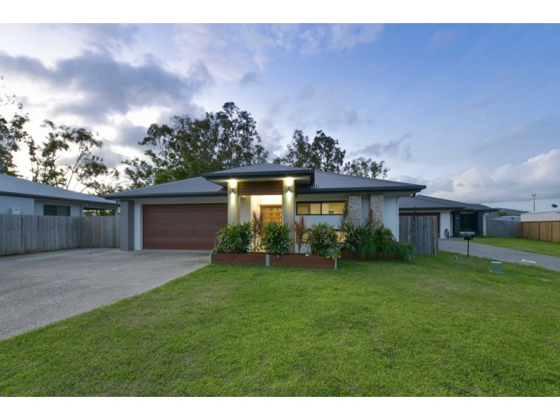 17 Hidden Court, Cannonvale QLD 4802