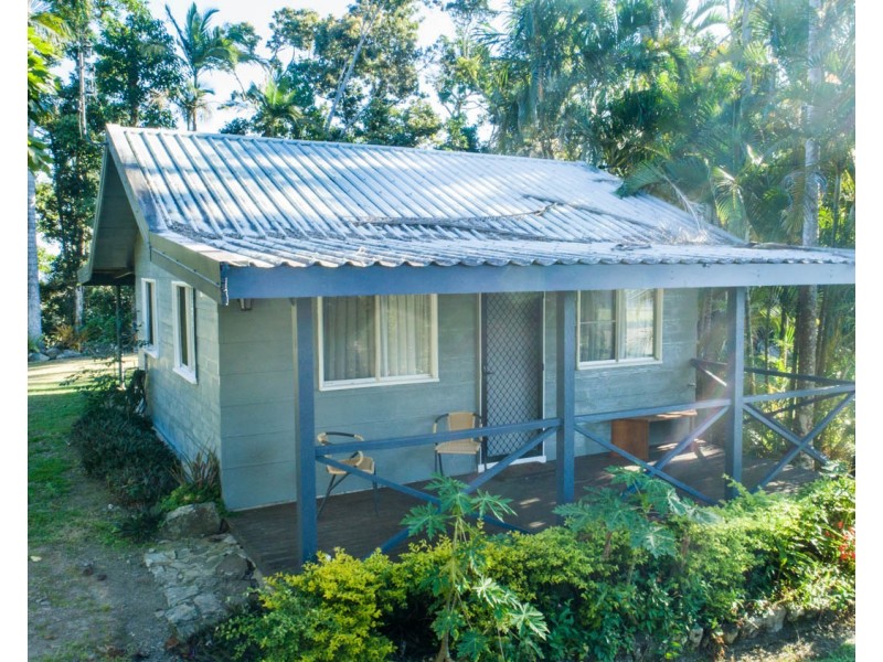 127 Camm Road, Mount Julian QLD 4800