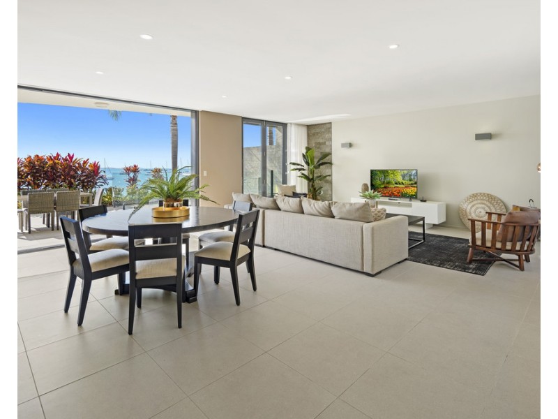 30/11 Altmann Avenue, Cannonvale QLD 4802