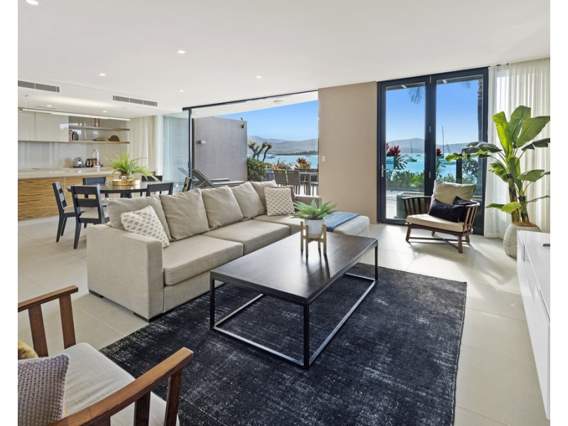 30/11 Altmann Avenue, Cannonvale QLD 4802