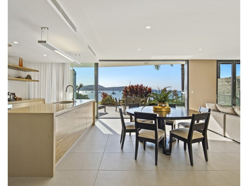 30/11 Altmann Avenue, Cannonvale QLD 4802