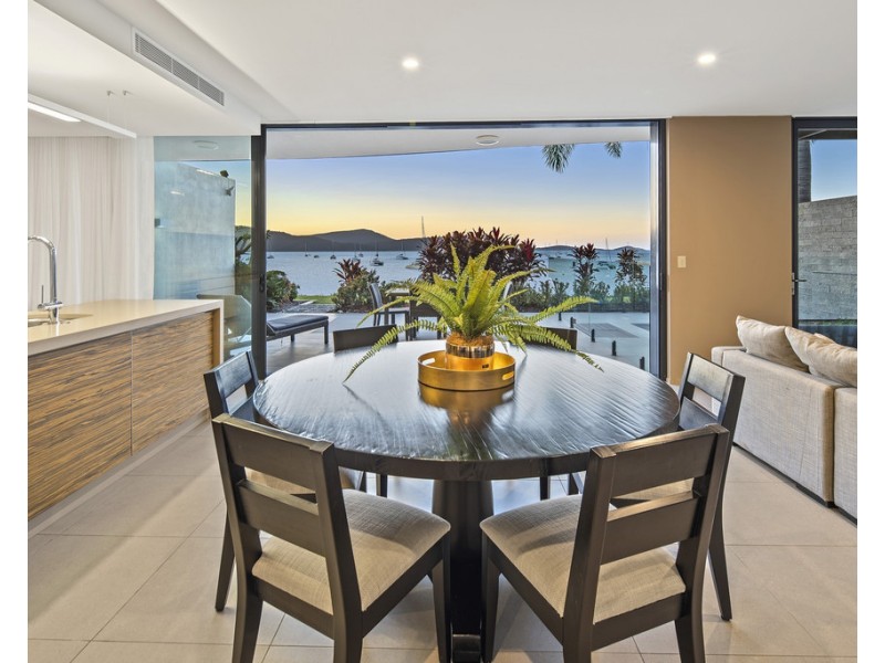 30/11 Altmann Avenue, Cannonvale QLD 4802