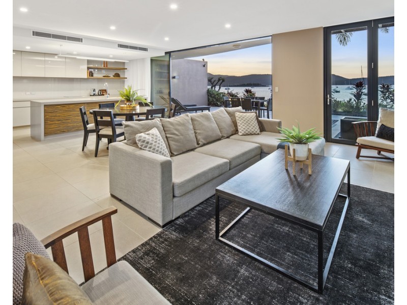30/11 Altmann Avenue, Cannonvale QLD 4802