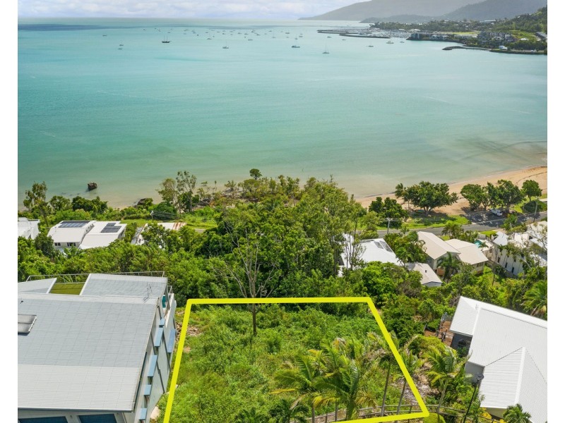 1 Jessies Way, Cannonvale QLD 4802