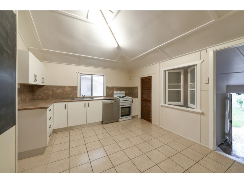 25 Ruge Street, Proserpine QLD 4800