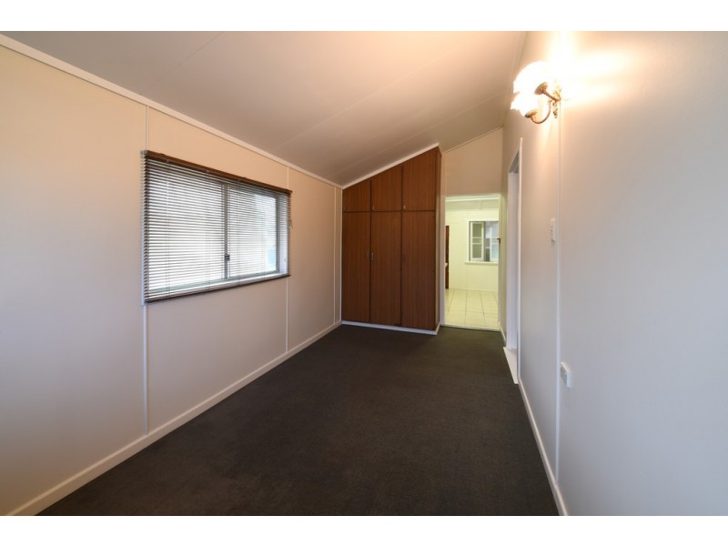 25 Ruge Street, Proserpine QLD 4800