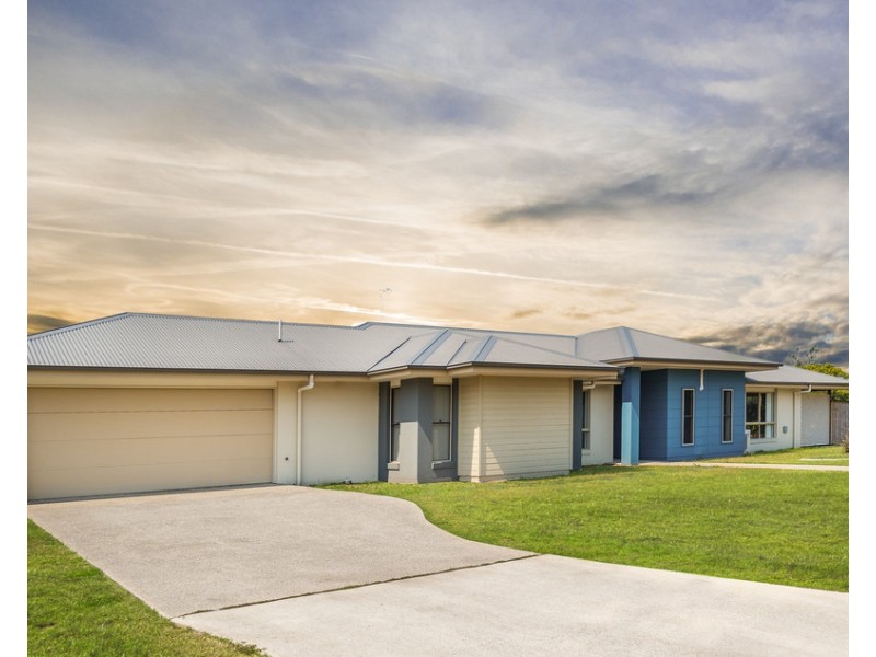 4 Spritsail Crescent, Cannonvale QLD 4802