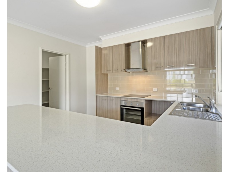 4 Spritsail Crescent, Cannonvale QLD 4802