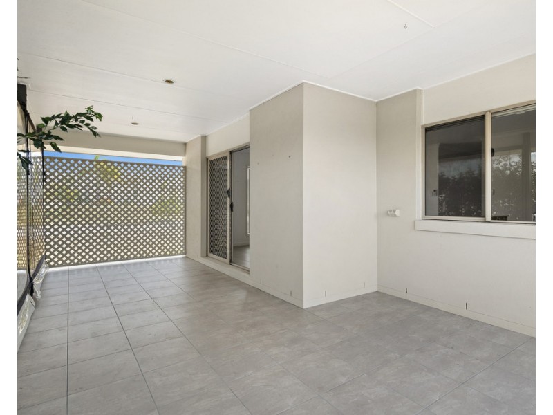 4 Spritsail Crescent, Cannonvale QLD 4802