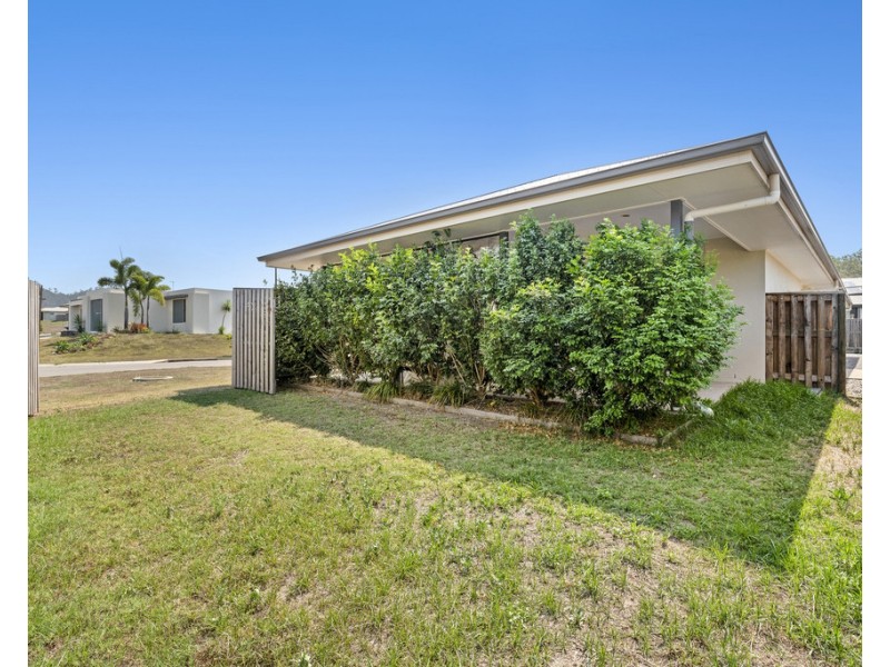 4 Spritsail Crescent, Cannonvale QLD 4802