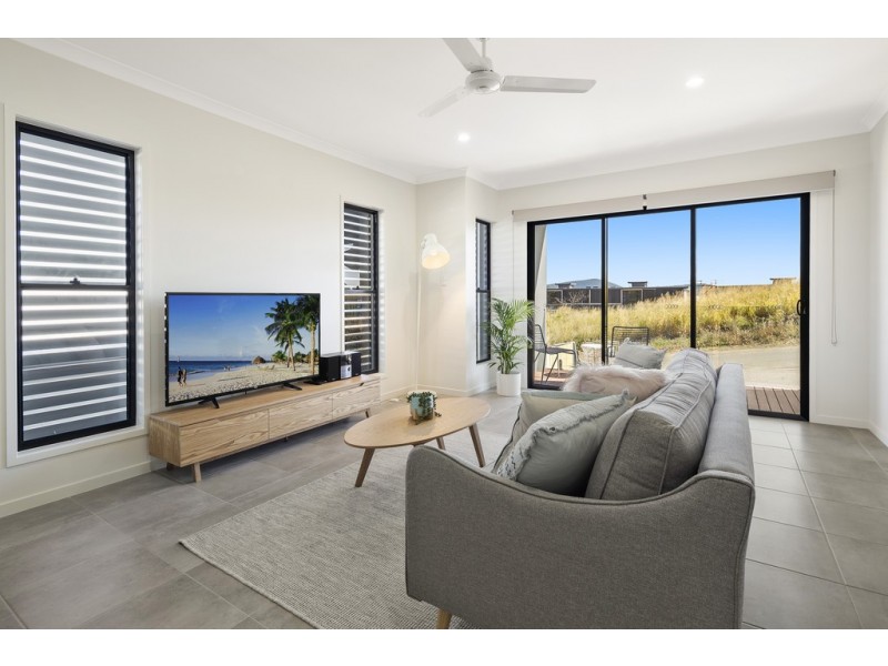 272A/20 Altmann Avenue, Cannonvale QLD 4802