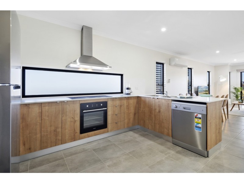 272A/20 Altmann Avenue, Cannonvale QLD 4802