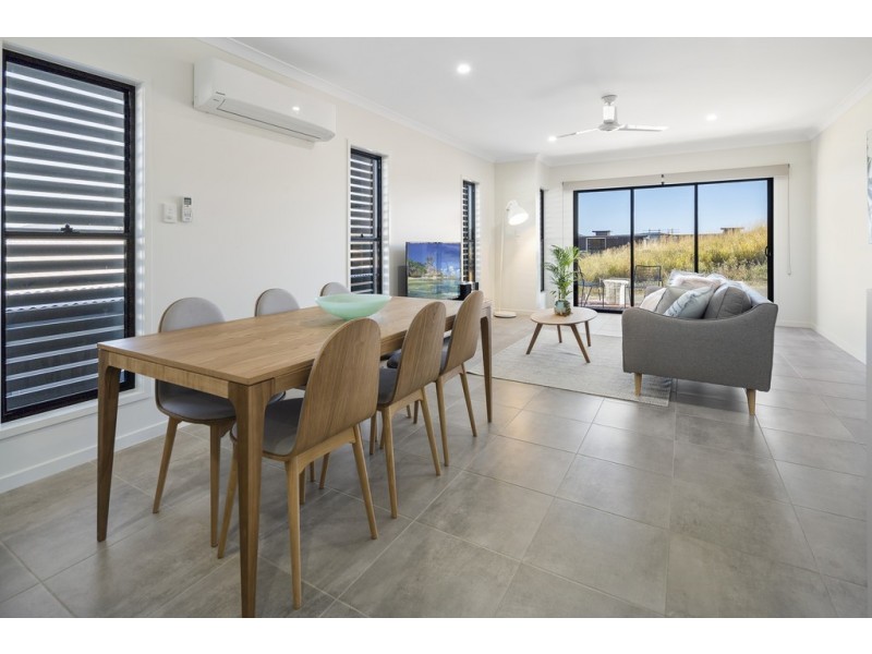 272A/20 Altmann Avenue, Cannonvale QLD 4802