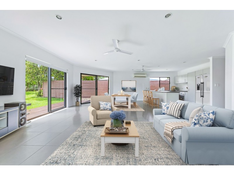 4 Waite Creek Court, Cannonvale QLD 4802