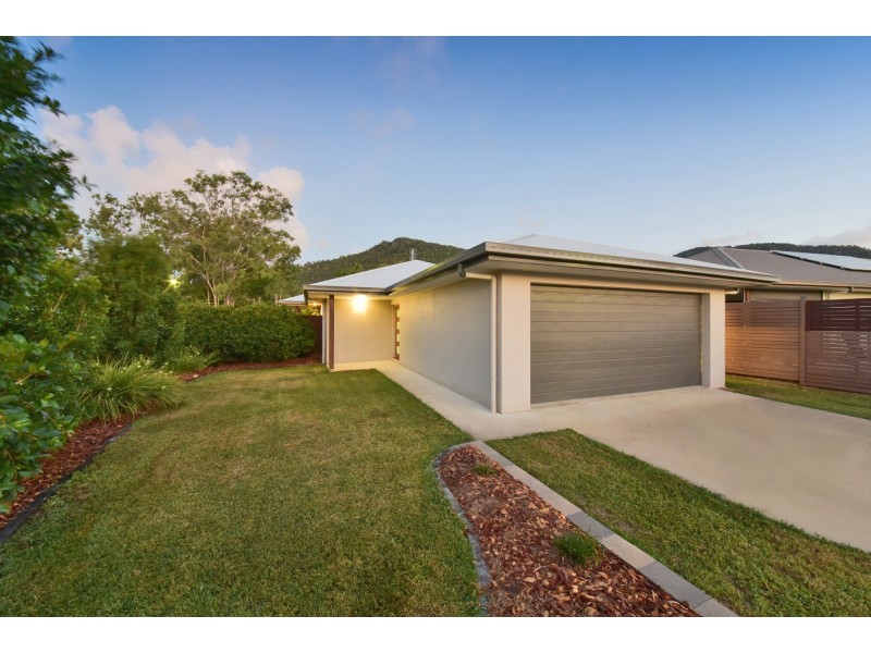 4 Waite Creek Court, Cannonvale QLD 4802