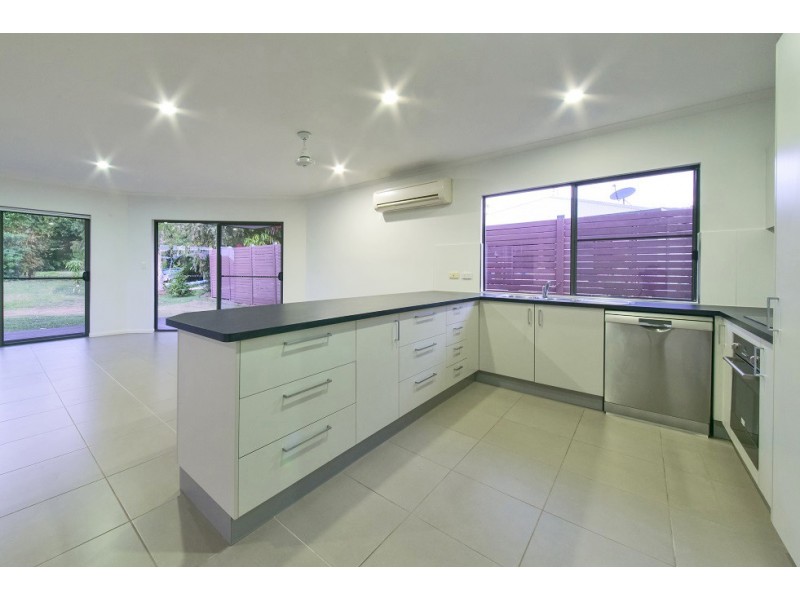 4 Waite Creek Court, Cannonvale QLD 4802