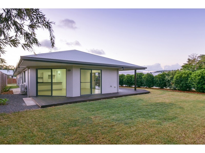 4 Waite Creek Court, Cannonvale QLD 4802