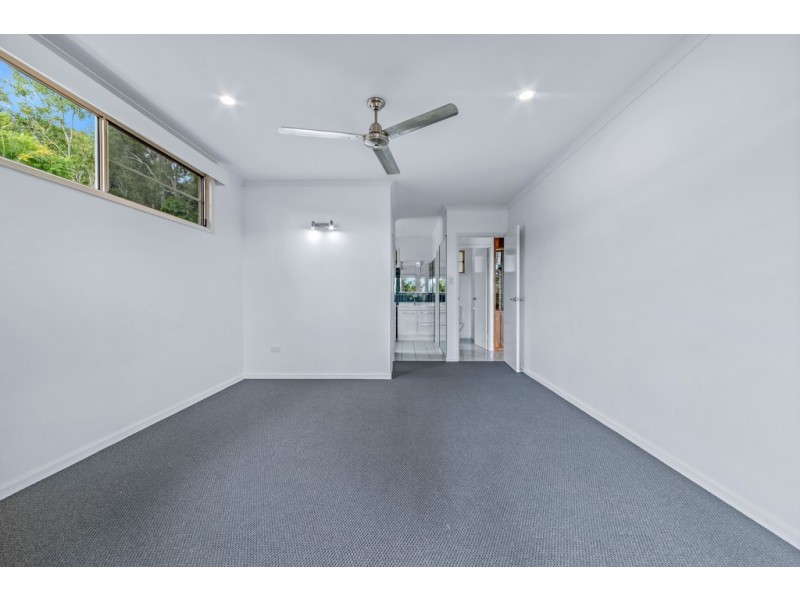 7 Country Road, Cannonvale QLD 4802
