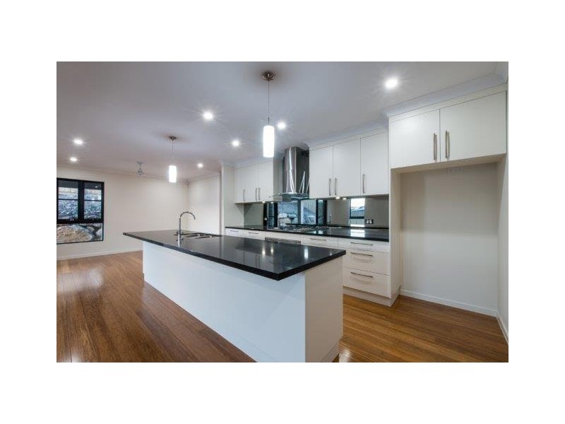 15 Pearl Street, Cannonvale QLD 4802