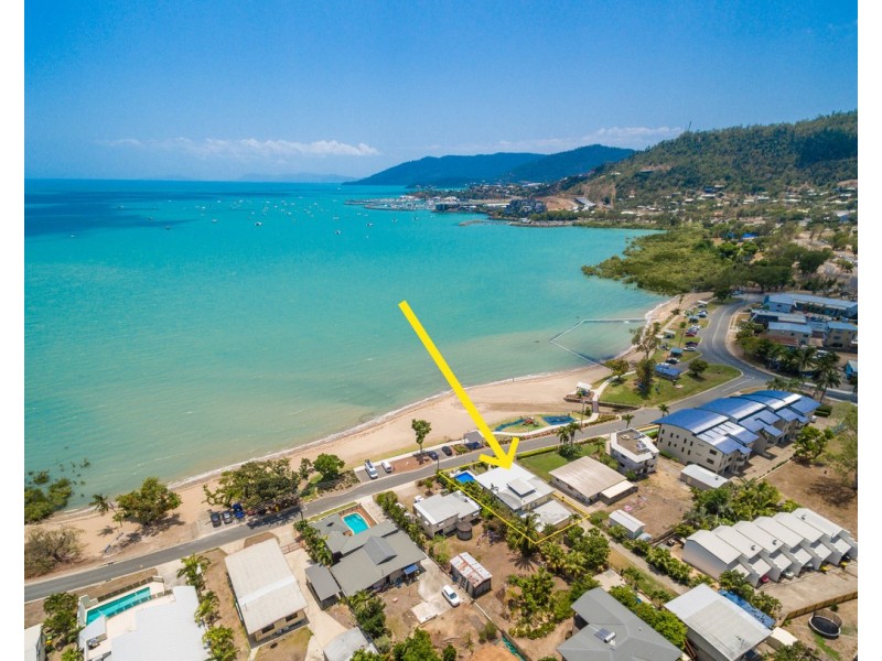 30 Coral Esplanade, Cannonvale QLD 4802