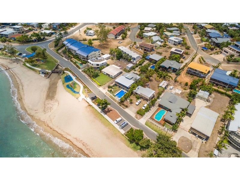 30 Coral Esplanade, Cannonvale QLD 4802