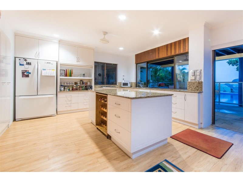 30 Coral Esplanade, Cannonvale QLD 4802