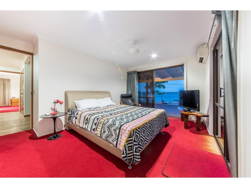 30 Coral Esplanade, Cannonvale QLD 4802