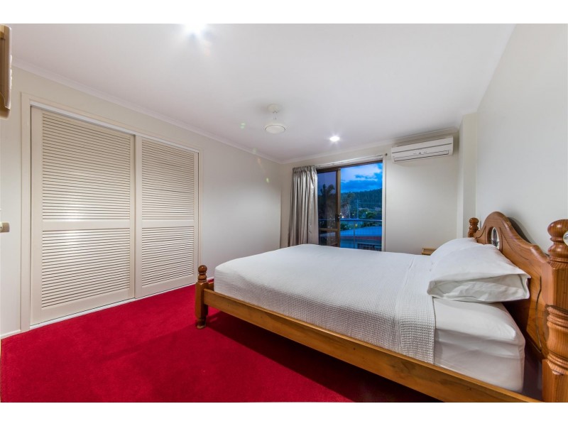 30 Coral Esplanade, Cannonvale QLD 4802