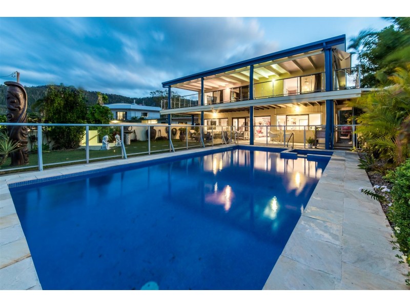 30 Coral Esplanade, Cannonvale QLD 4802