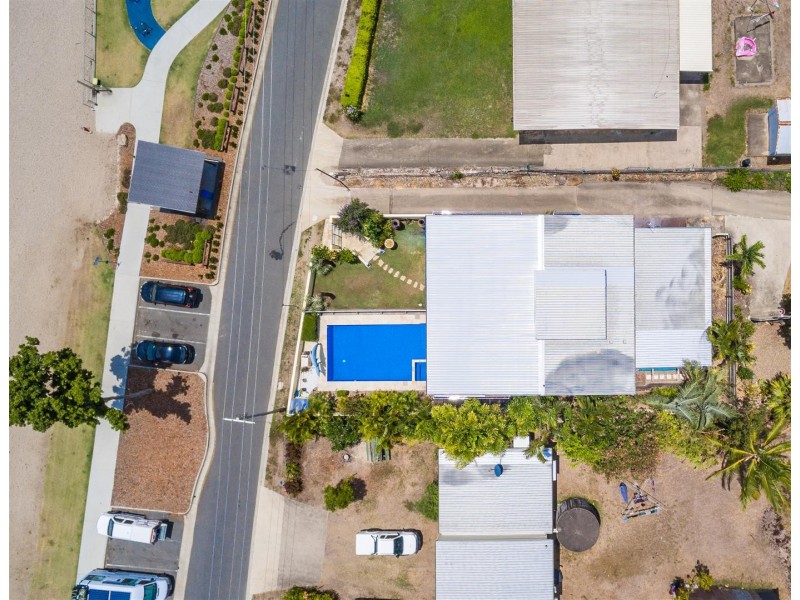 30 Coral Esplanade, Cannonvale QLD 4802