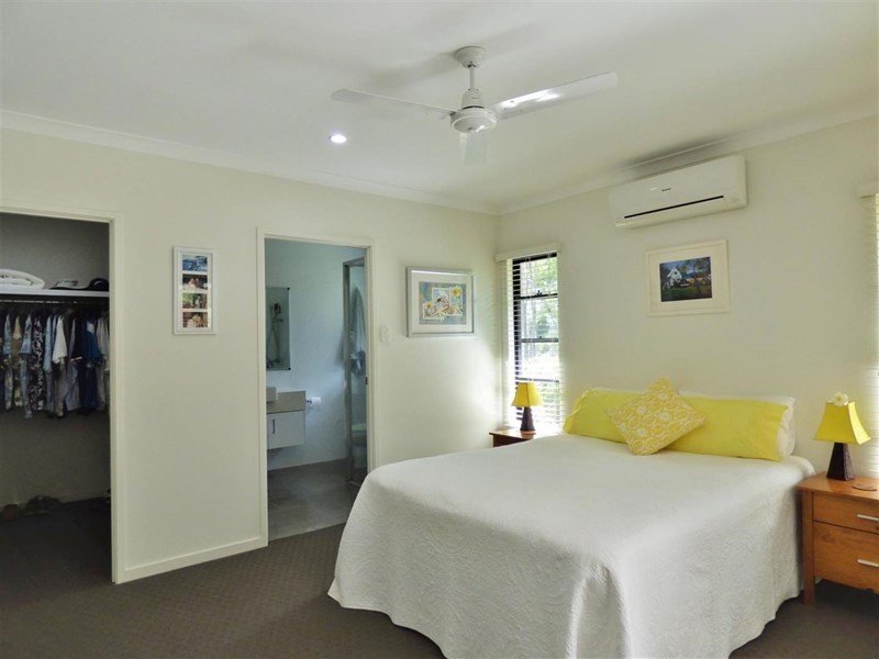 39 Twin Creek Court, Cannonvale QLD 4802
