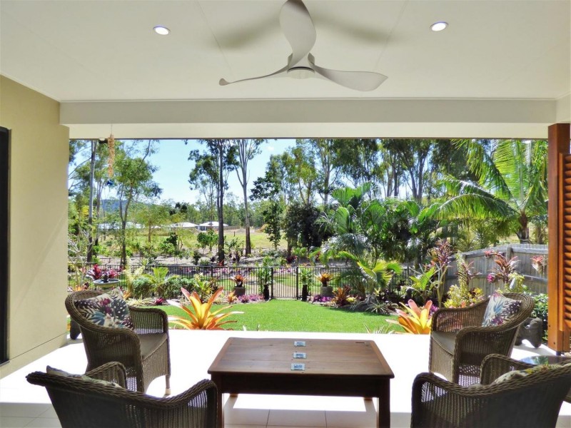 39 Twin Creek Court, Cannonvale QLD 4802
