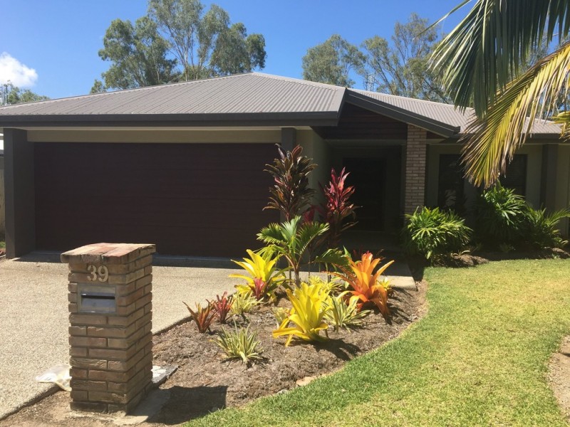 39 Twin Creek Court, Cannonvale QLD 4802